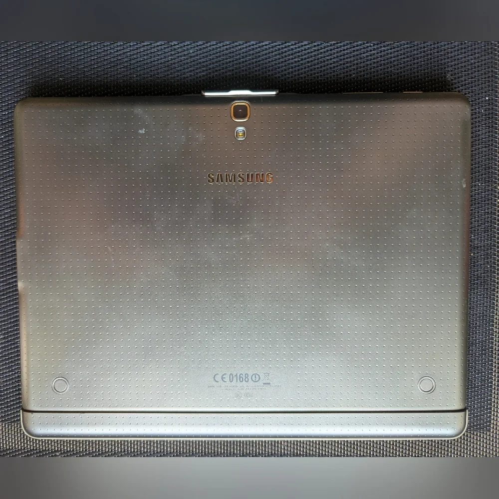 Samsung Galaxy Tab S 10.5in Titanium Bronze with keyboard